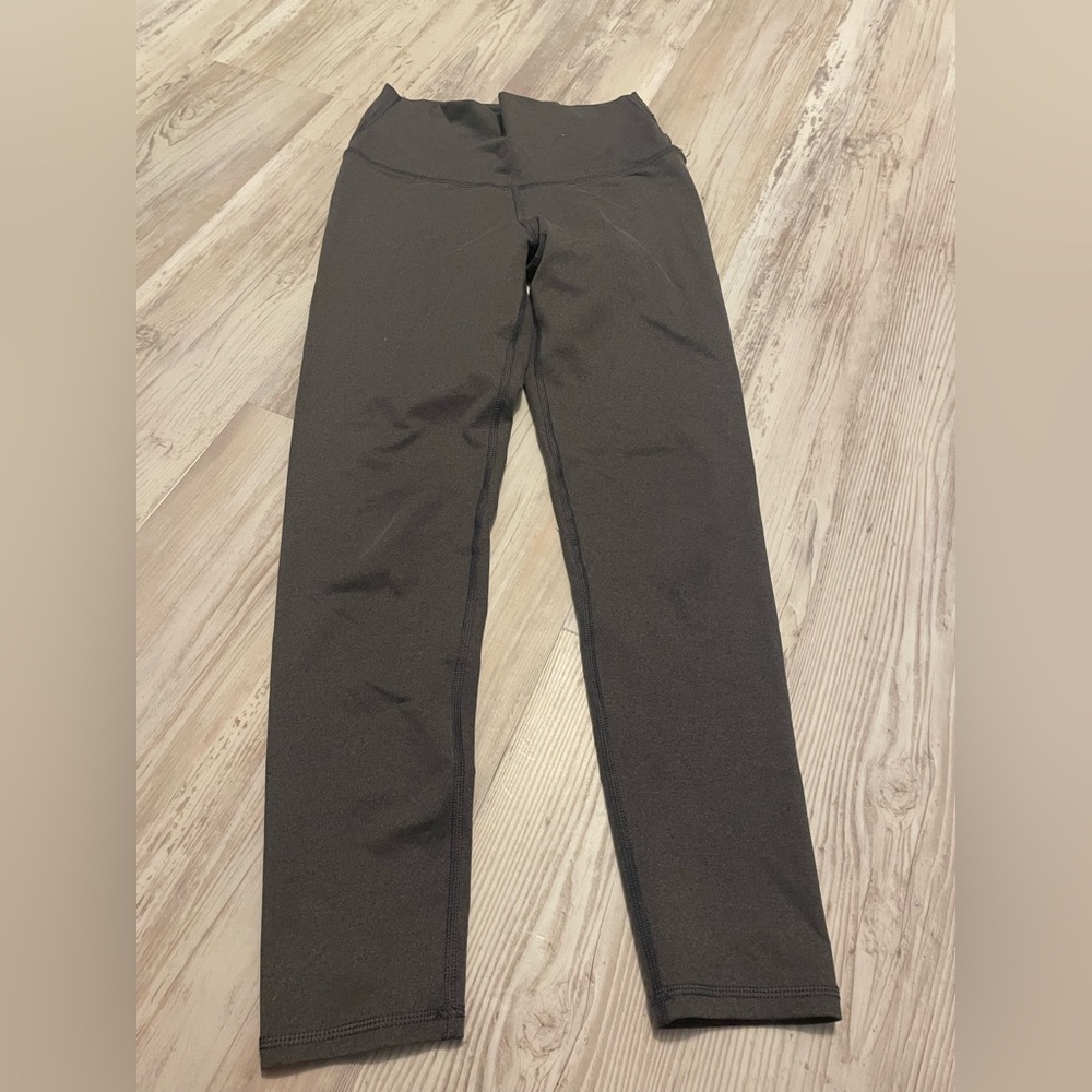 The brand is Aeri, size small, color gray!